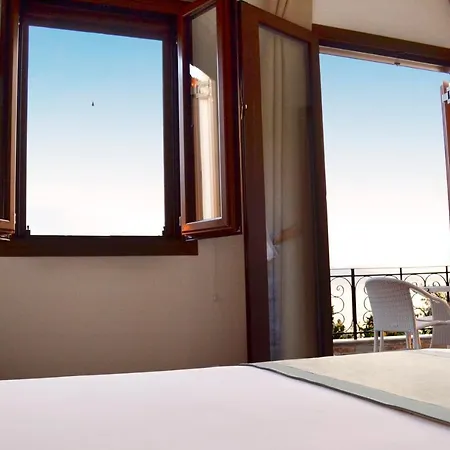 Lefkothea Apartment *